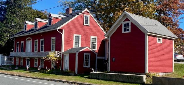 4 Townsend St, Pepperell, MA 01463