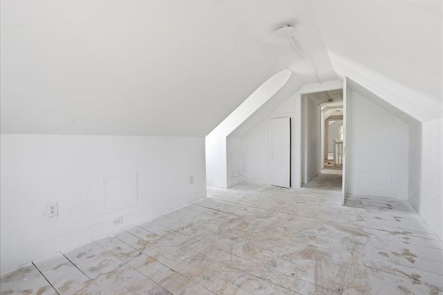 4 Townsend St, Pepperell, MA 01463