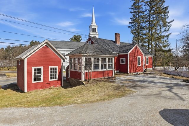 4 Townsend St, Pepperell, MA 01463