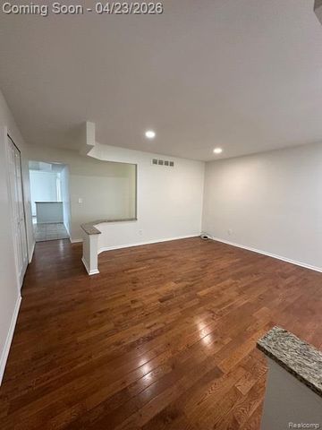 35626 Marina Drive, Sterling Heights, MI 48312