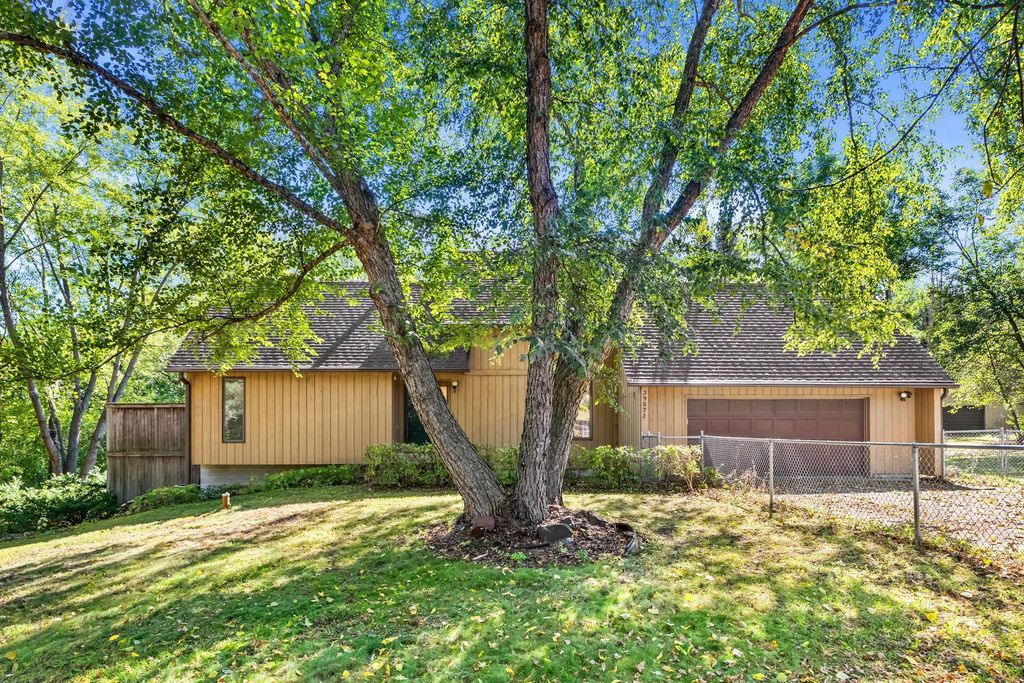 39571 Homestead Avenue, North Branch, MN 55056