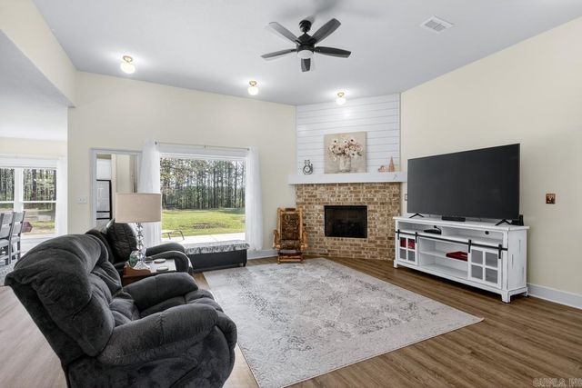 413 Lewallen Road, Benton, AR 72015