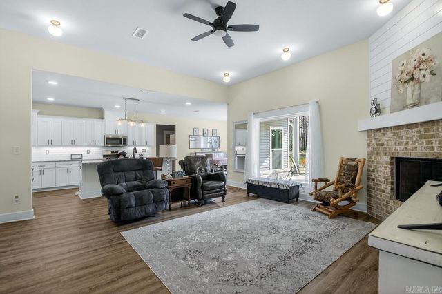 413 Lewallen Road, Benton, AR 72015