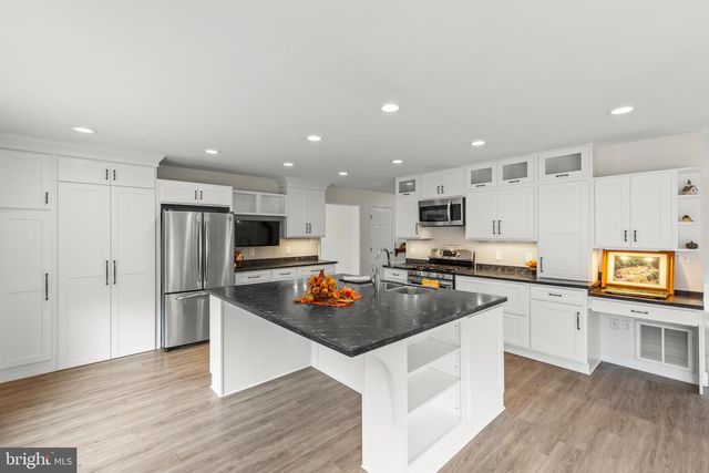 155 SIGNAL CT, Strasburg, VA 22657