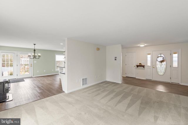 155 SIGNAL CT, Strasburg, VA 22657