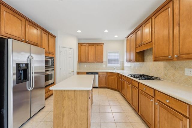 230 Collins View Court, Lawrenceville, GA 30043