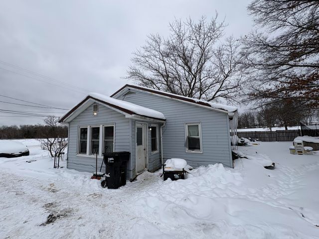 1403 E James Street, White Cloud, MI 49349