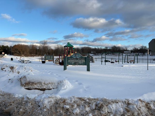 1403 E James Street, White Cloud, MI 49349