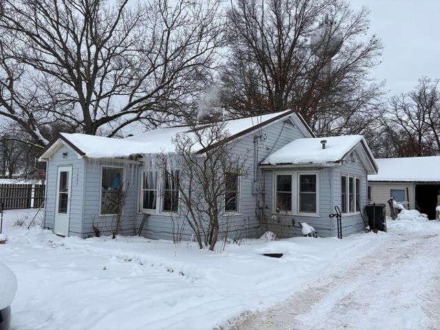 1403 E James Street, White Cloud, MI 49349