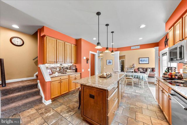 39 MAPLE LN, Glen Mills, PA 19342