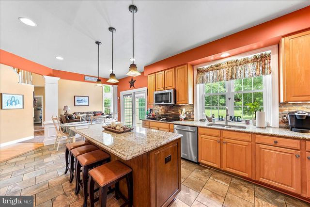 39 MAPLE LN, Glen Mills, PA 19342