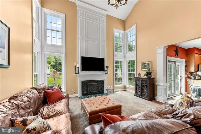39 MAPLE LN, Glen Mills, PA 19342