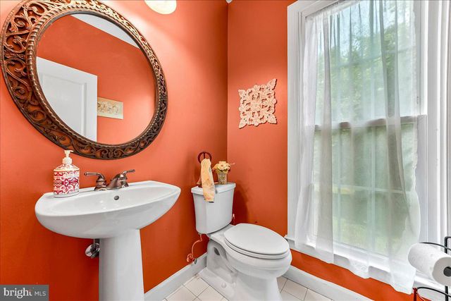 39 MAPLE LN, Glen Mills, PA 19342