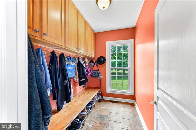 39 MAPLE LN, Glen Mills, PA 19342