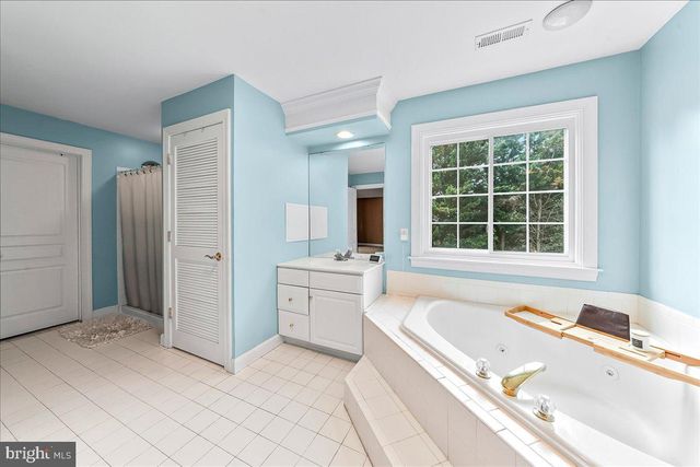 39 MAPLE LN, Glen Mills, PA 19342