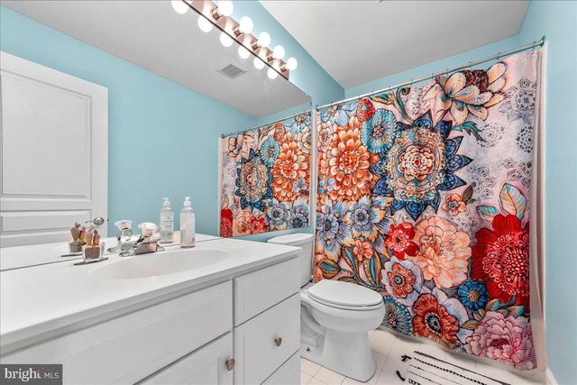 39 MAPLE LN, Glen Mills, PA 19342