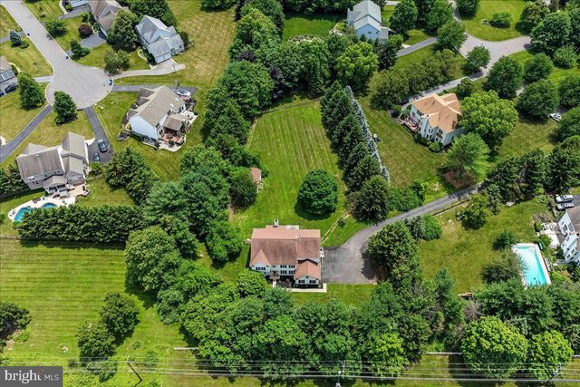 39 MAPLE LN, Glen Mills, PA 19342