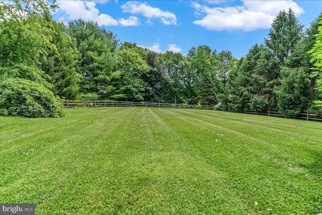 39 MAPLE LN, Glen Mills, PA 19342