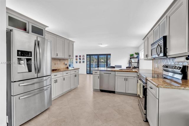 3409 Boise Way, Cooper City, FL 33026