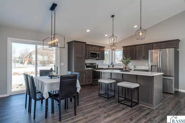 108 Ella Court, Mankato, MN 56001