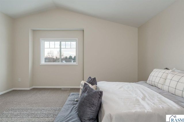 108 Ella Court, Mankato, MN 56001