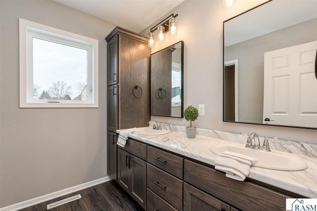 108 Ella Court, Mankato, MN 56001