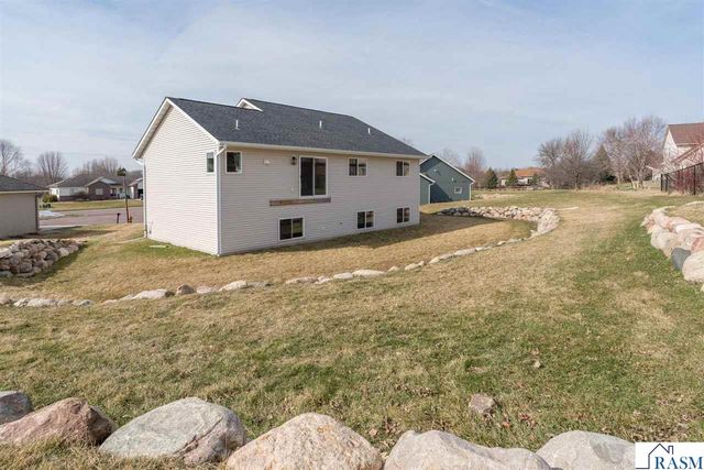 108 Ella Court, Mankato, MN 56001