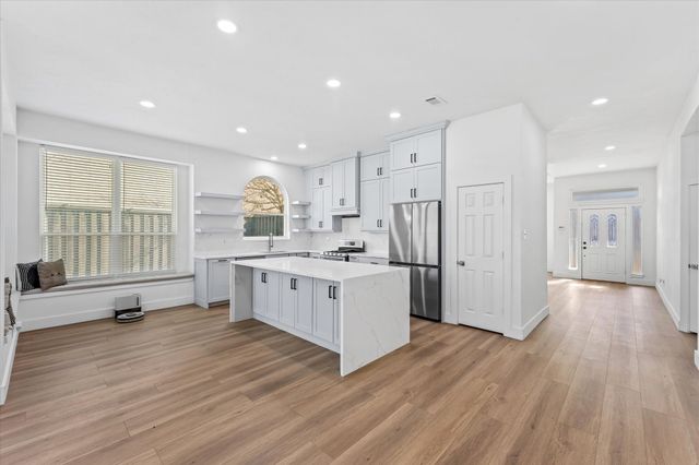 8405 Greenspoint Drive, Rowlett, TX 75088