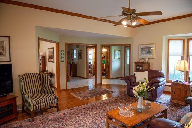 5532 Country Club Lane, Hamburg, NY 14075