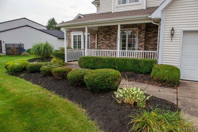 5532 Country Club Lane, Hamburg, NY 14075