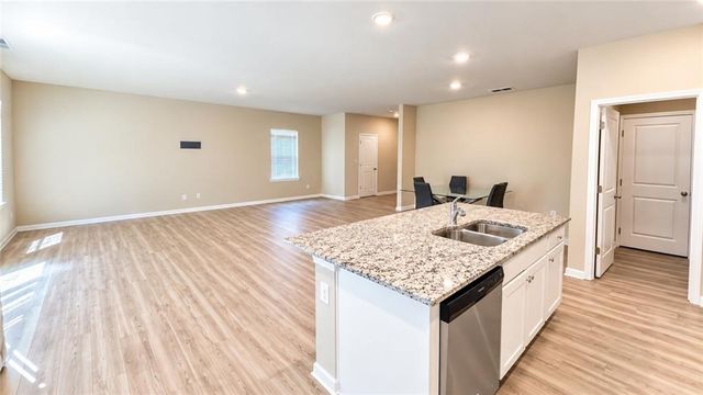 739 Gelderland Drive, Hampton, GA 30228