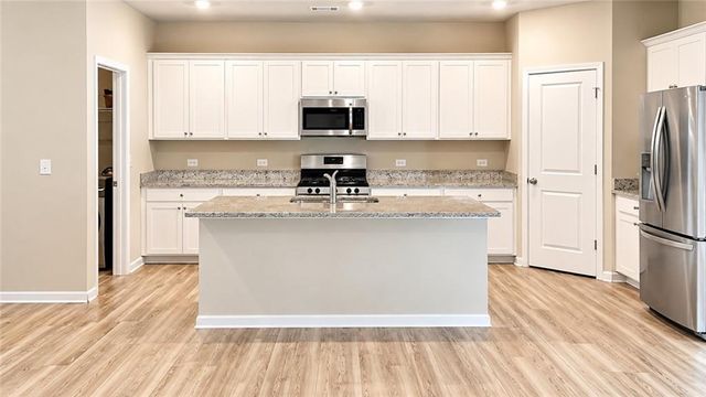 739 Gelderland Drive, Hampton, GA 30228