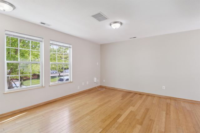 15203 Greenbelt Drive, Urbandale, IA 50323