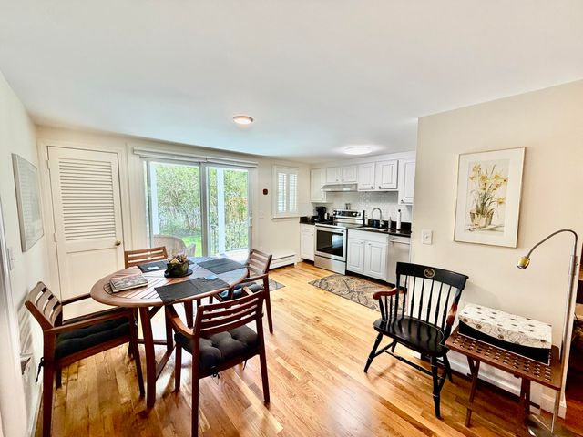 727 Main Street APT B1, Osterville, MA 02655