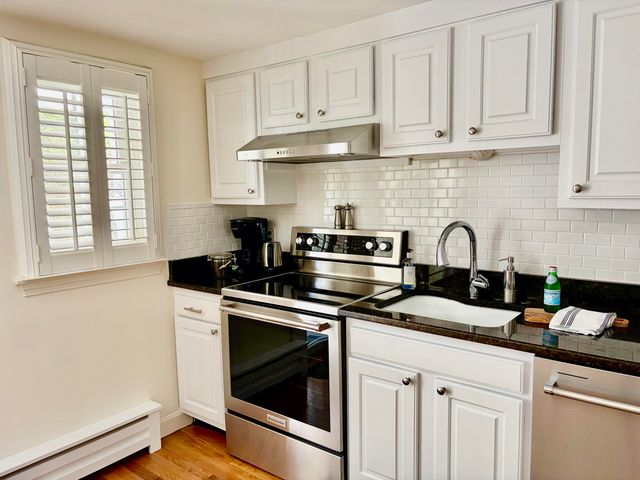 727 Main Street APT B1, Osterville, MA 02655