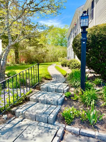 727 Main Street APT B1, Osterville, MA 02655