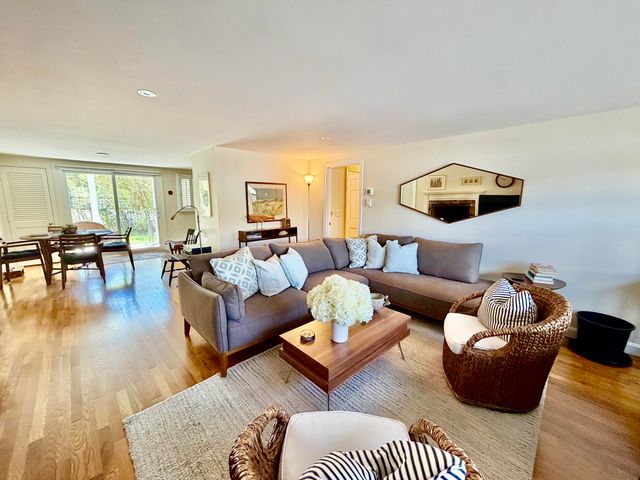 727 Main Street APT B1, Osterville, MA 02655