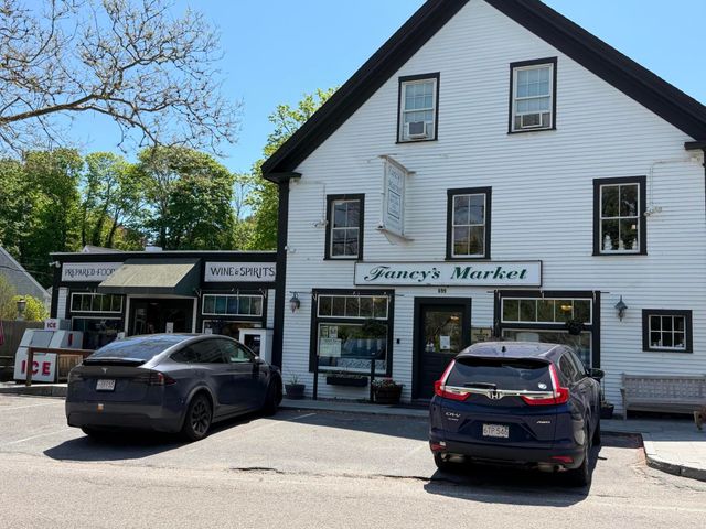 727 Main Street APT B1, Osterville, MA 02655