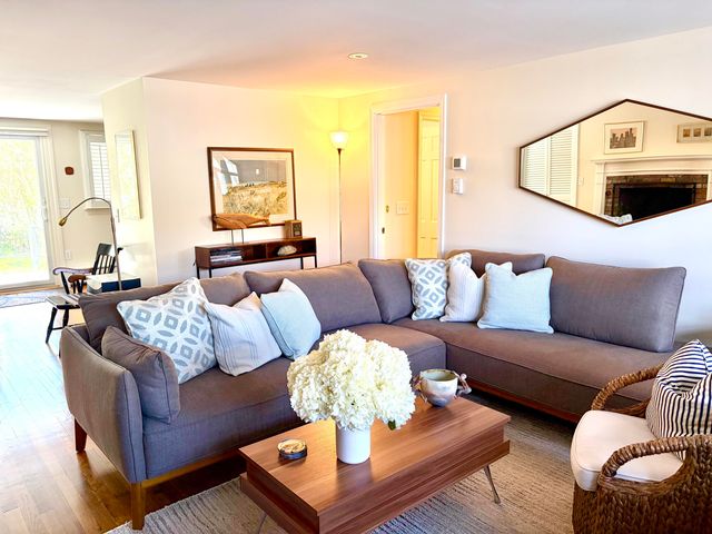 727 Main Street APT B1, Osterville, MA 02655