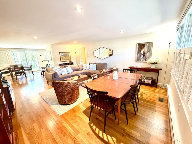 727 Main Street APT B1, Osterville, MA 02655