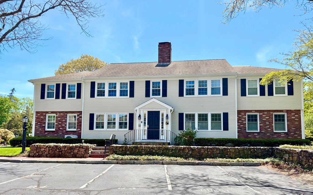727 Main Street APT B1, Osterville, MA 02655