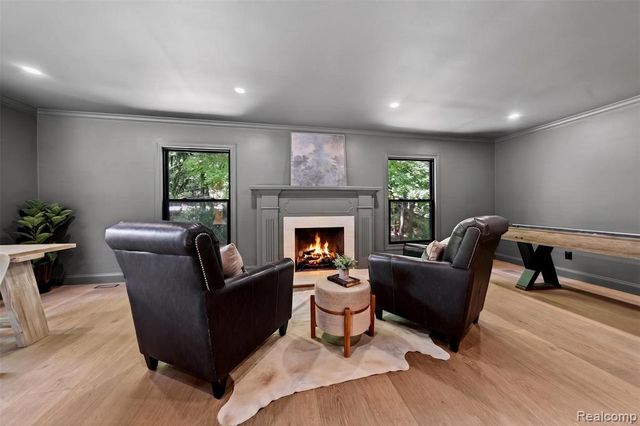 1366 Conge Drive, Bloomfield Hills, MI 48304