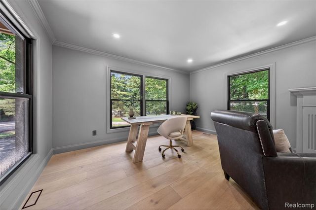 1366 Conge Drive, Bloomfield Hills, MI 48304