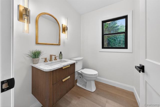 1366 Conge Drive, Bloomfield Hills, MI 48304