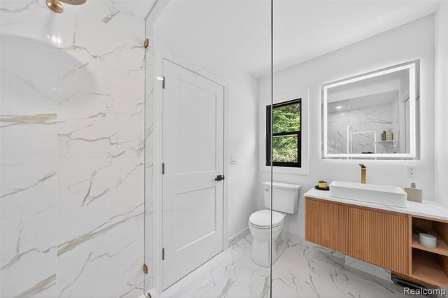 1366 Conge Drive, Bloomfield Hills, MI 48304
