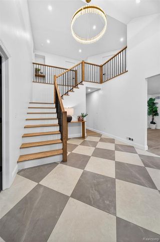1366 Conge Drive, Bloomfield Hills, MI 48304