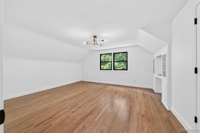 1366 Conge Drive, Bloomfield Hills, MI 48304