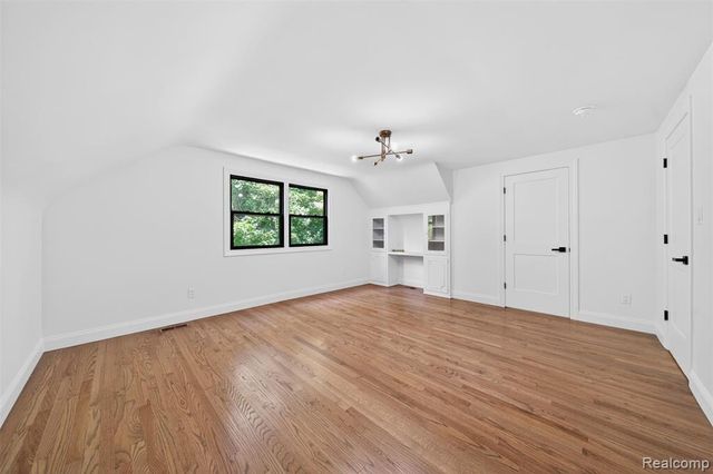 1366 Conge Drive, Bloomfield Hills, MI 48304