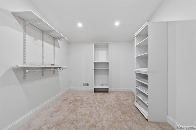 1366 Conge Drive, Bloomfield Hills, MI 48304
