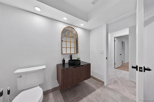 1366 Conge Drive, Bloomfield Hills, MI 48304